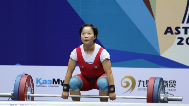 Первое "золото" чемпионата Азии по тяжелой атлетике в Астане отправилось в Северную Корею