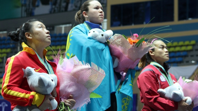 В планы штангистки Анны Нурмухамбетовой не входила победа на чемпионате Азии в Астане