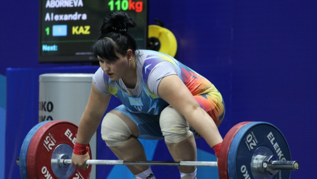 Казахстанка Александра Аборнева - чемпионка Азии по тяжелой атлетике