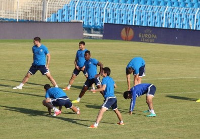 Футболисты "Астаны" на первой тренировке в Бургасе.  Фото Vesti.kz©