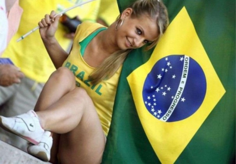 Болельщица сборной Бразилии. Фото с сайта sports.ru