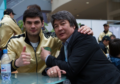 Филипп Хргович (слева) остался в Astana Arlans еще на один сезон. Фото с сайта Всемирной серии бокса