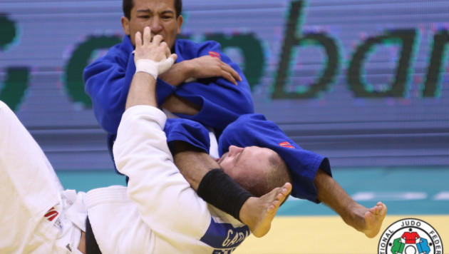 Дзюдоист Азамат Муканов стал серебряным призером чемпионата мира в Бразилии 