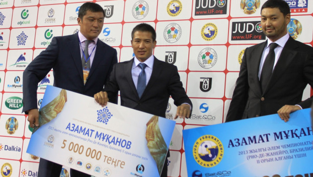 Дзюдоист Азамат Муканов получил 12,5 миллиона тенге за "серебро" чемпионата мира