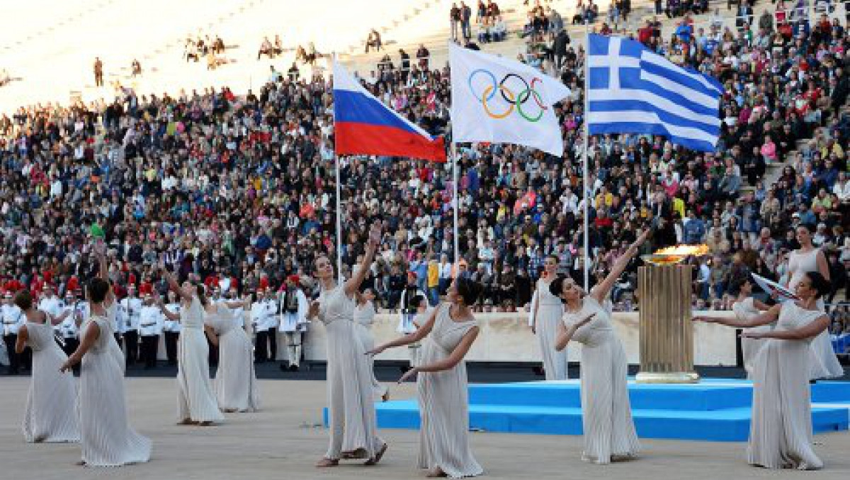 Огонь XXII зимних Олимпийских игр 2014 года торжественно передан России