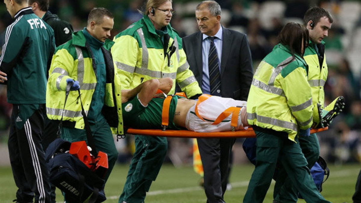 Футболист сборной Ирландии получил серьезную травму в матче с Казахстаном