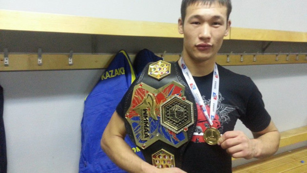 Казахстанец Рахманов стал чемпионом мира по смешанным единоборствам