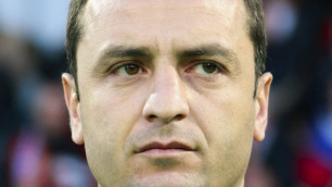Сборная Армении по футболу осталась без тренера