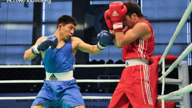 Берик Абдрахманов вышел в четвертьфинал чемпионата мира по боксу