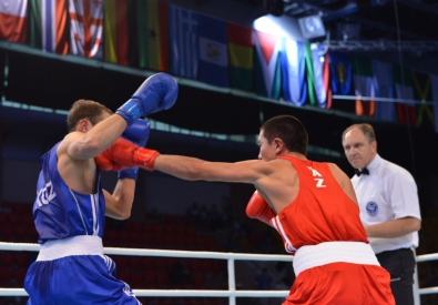 Мерей Акшалов (в красном). Фото с сайта chm2013.kfb.kz