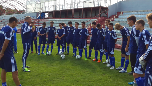 Юношеская сборная Казахстана стартовала с поражения в отборе к чемпионату Европы