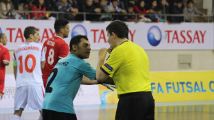 Вратарь "Тулпара" Жеронимо нередко вступал в словесную перепалку с арбитрами. Фото Vesti.kz