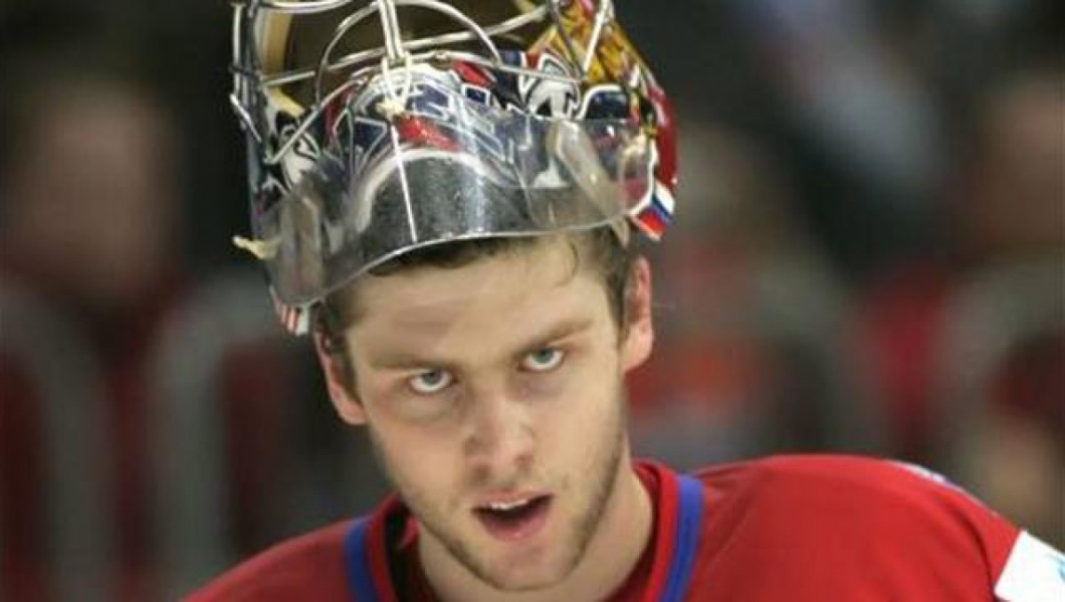Варламов пропустил восемь шайб в матче НХЛ