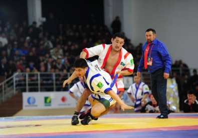 Мухит Турсынов (в красном). Фото из группы турнира Eurasia Barysy на Facebook