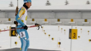 Казахстанские биатлонисты в конце сотни спринтерской гонки на этапе Кубка мира