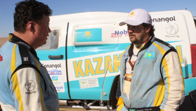 Оба казахстанских экипажа вошли в шестерку лучших на пятом этапе Africa Eco Race