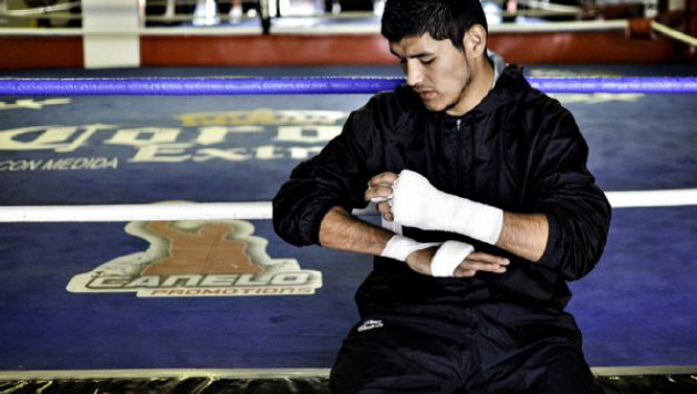 Мексиканский боксер умер в 23 года после поражения нокаутом