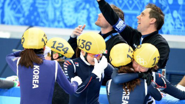 Корейские шорт-трекистки выиграли эстафету на Олимпиаде в Сочи