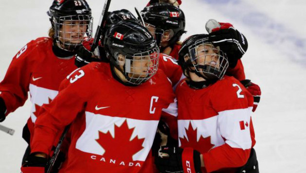 Канадские хоккеистки возглавили мировой рейтинг