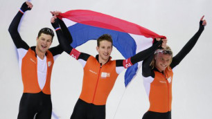 Голландские конькобежцы с рекордом ОИ победили в командной гонке