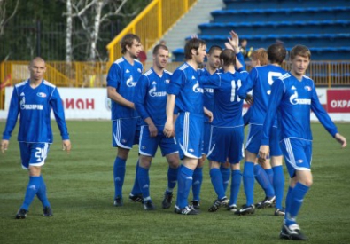 Футболисты "Сахалина". Фото с сайта football-dv.ru 