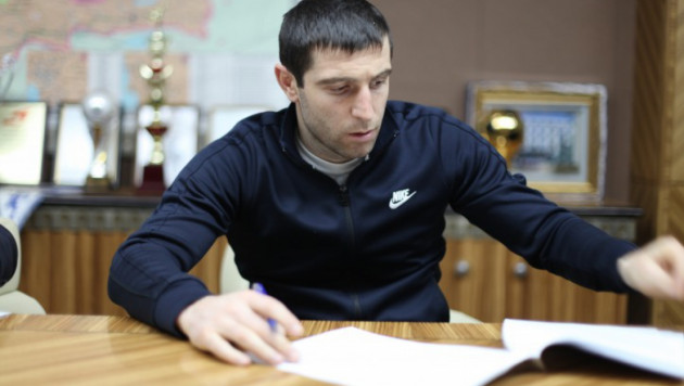 "Кайрат" объявил о подписании Михаила Бакаева