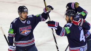 "Металлург" вырвал победу у "СЮ" в овертайме во втором матче серии плей-офф КХЛ