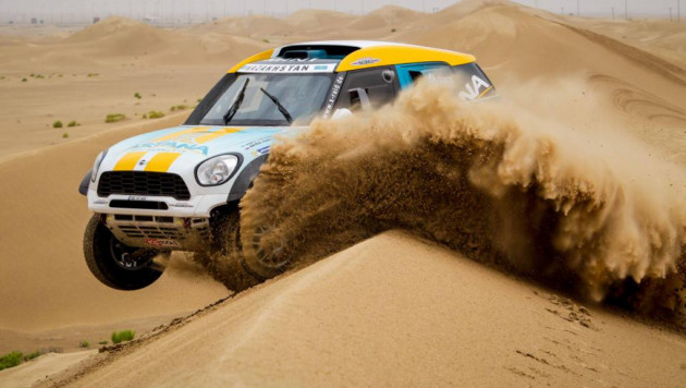 Казахстанский гонщик выиграл четвертый этап Abu Dhabi Desert Challenge