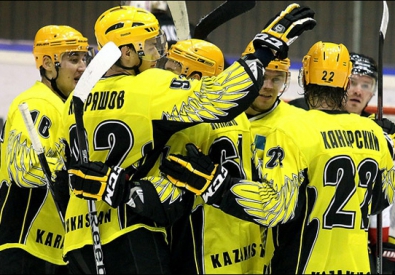 Хоккеисты "Сарыарки". Фото с сайта карагандинского клуба.