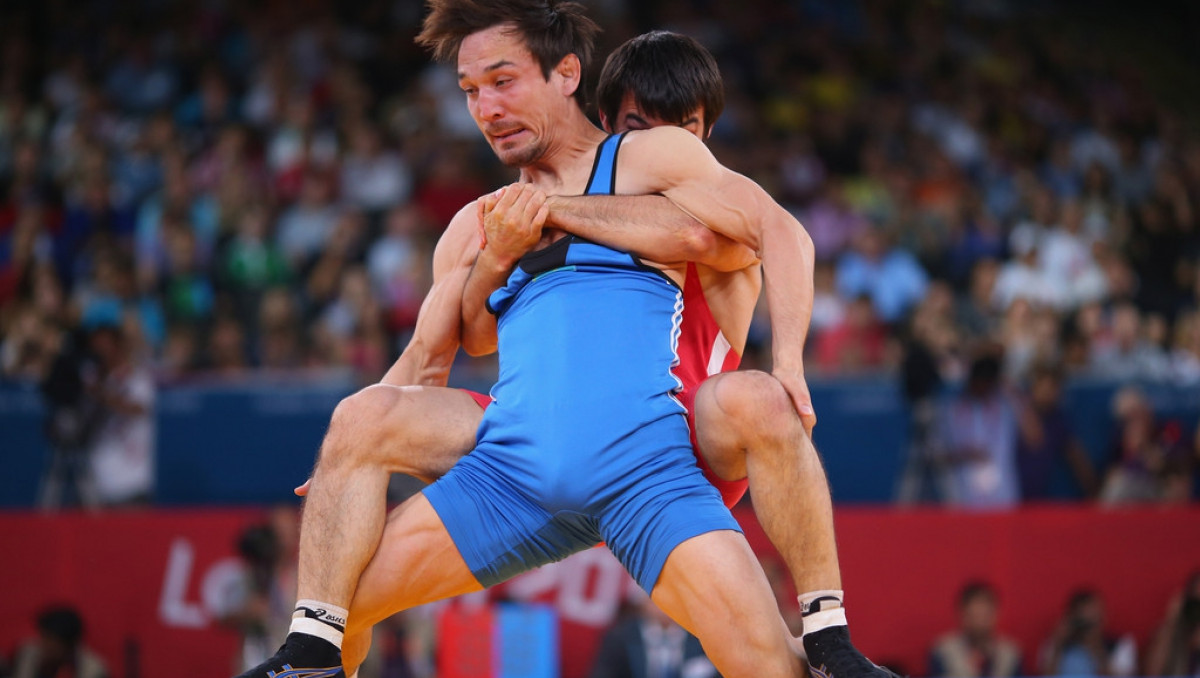 Лидер сборной Казахстана по вольной борьбе проиграл в первом круге чемпионата Азии в Астане