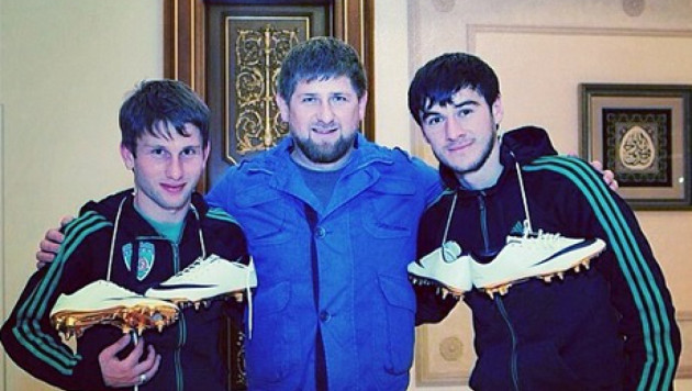 Кадыров подарил золотые бутсы двум игрокам "Терека"