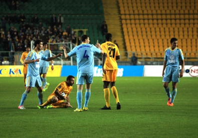 В первом круге "Кайрат" и "Астана" сыграли вничью 0:0. Фото с сайта ПФЛ