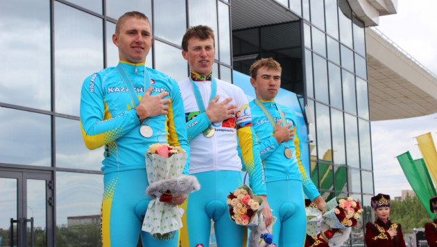 Казахстанцы заняли весь пьедестал юниорской гонки на чемпионате Азии по велоспорту 