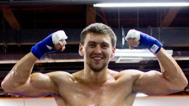 Соперник Акбербаева оказался тяжелее на 18 килограммов 