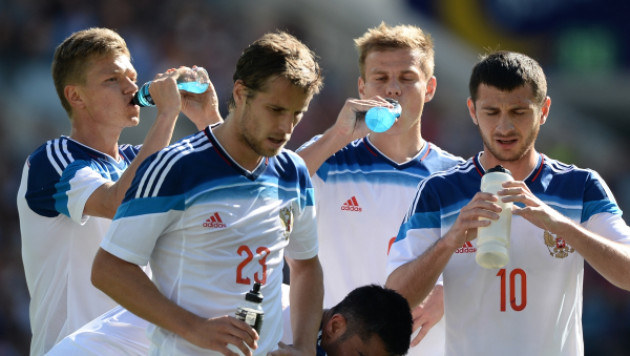 Российским футболистам посоветовали отказаться от чтения прессы на ЧМ-2014
