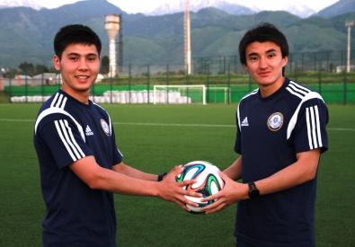 Игроки сборной Казахстана. Фото с сайта ФФК. Эдуард Гавриш