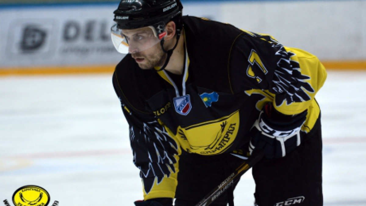 Нападающий "Сарыарки" Макаров продолжит карьеру в КХЛ