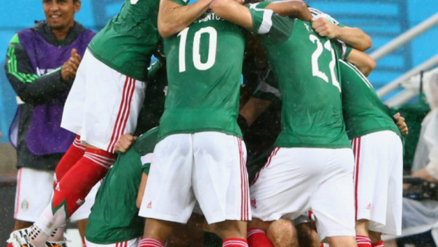 Мексика обыграла Камерун на чемпионате мира по футболу в Бразилии