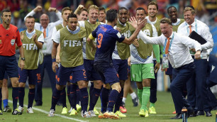Испания и Голландия забили по голу в первом тайме на ЧМ-2014