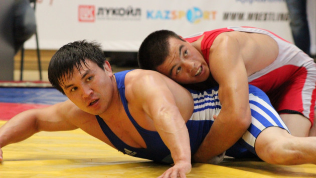 В Караганде проходит чемпионат Казахстана по греко-римской борьбе