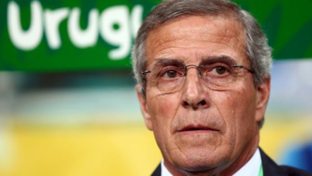 Тренер сборной Уругвая покинет пост в ФИФА из-за дисквалификации Суареса