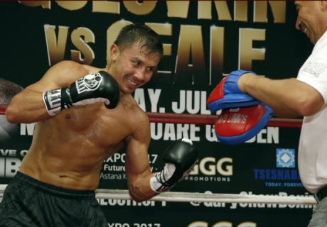 Геннадий Головкин. Фото с сайта boxingscene.com