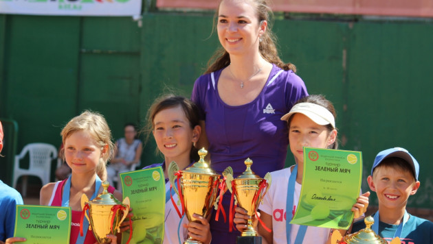 Галина Воскобоева провела мастер-класс для молодых алматинских теннисистов
