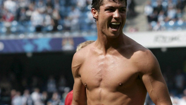 Криштиану Роналду "разорвал" партнеров по "Реалу" на тренировке во время отжиманий
