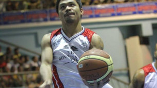 Пакьяо дебютировал в официальных матчах филиппинской баскетбольной лиги
