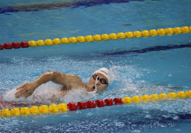 Ануар Ахметов в финальном заплыве. Фото Vesti.kz