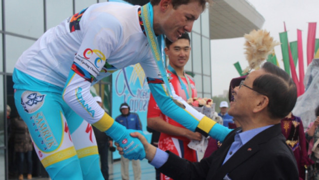 Еще один казахстанский велогонщик попался на допинге