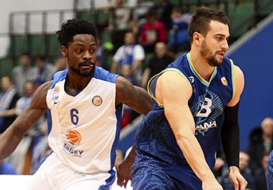 Игровой момент матча "Енисей" - "Астана". Фото с сайта basket-enisey.ru