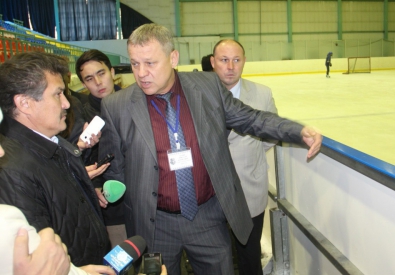 Николай Панин (в центре). Фото с сайта kstnews.kz