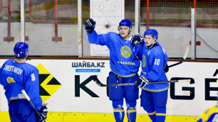Хоккеисты сборной Казахстана. Фото с сайта Шайба.kz.  Людмила Гегер.